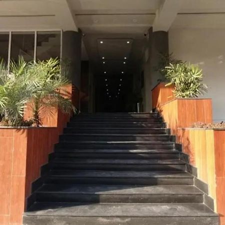 Furnished One-Bedroom Apartment For Rent Lahore Eksteriør billede